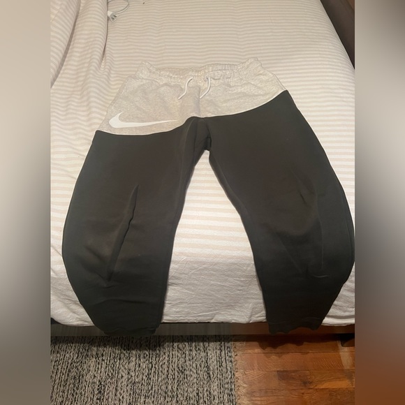 Nike Other - Men’s Nike Jogger Sweatpants - Size Medium